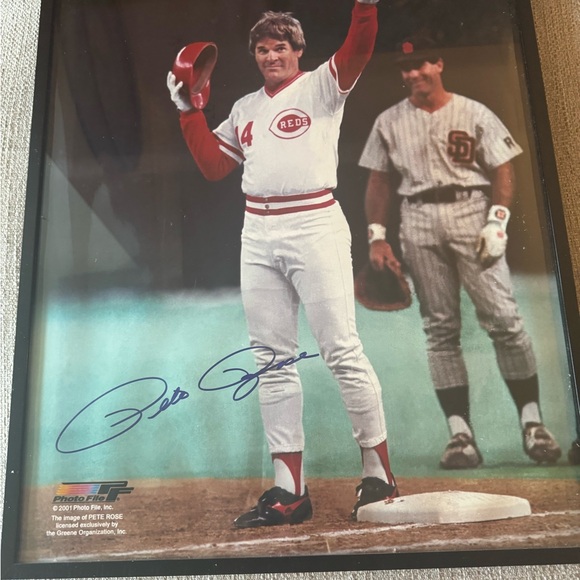 Pete Rose signed 16x20 Photo - Picture 4 of 7